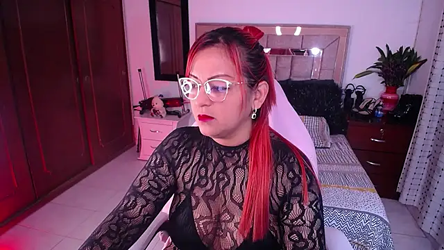 salomecastro  online show from 8, 3, 2025