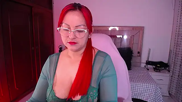 salomecastro  online show from 30, 10, 2025