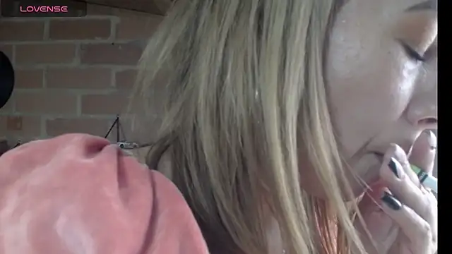 cristin doll  online show from 11, 4, 2026