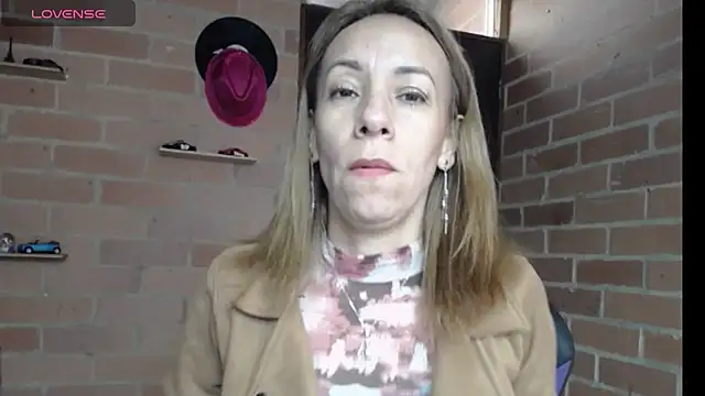 cristin doll  online show from 21, 4, 2026