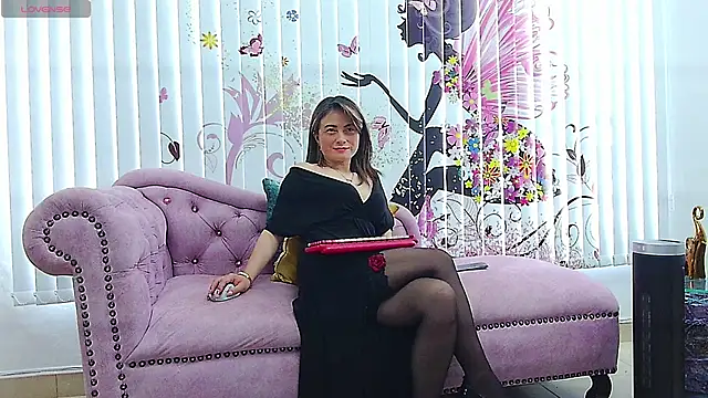 Snapshot of MarcelaFlores chatting on 11, 5, 2026 MarcelaFlores online show from 11, 5, 2026