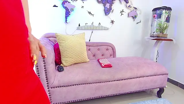 Snapshot of MarcelaFlores chatting on 8, 2, 2025 MarcelaFlores online show from 8, 2, 2025
