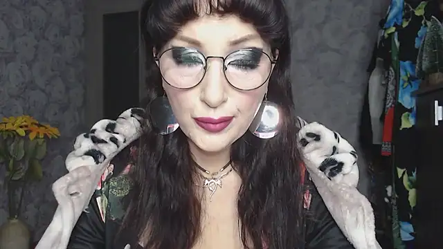 Aziza1 online show from 16, 10, 2025