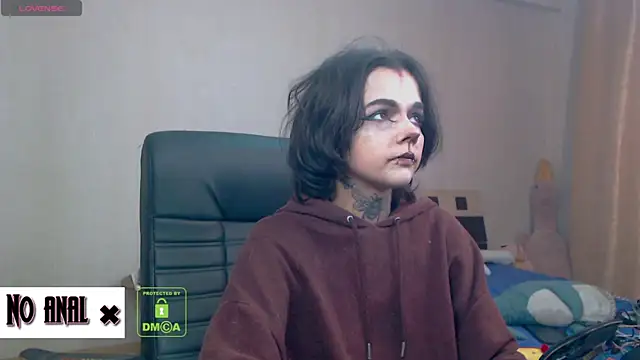 Snapshot of Dark__Elf chatting on 11, 11, 2025 Dark Elf online show from 11, 11, 2025