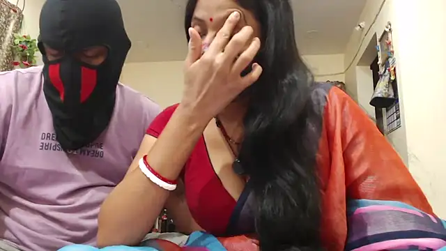 Elina Raj online show from 26, 2, 2025