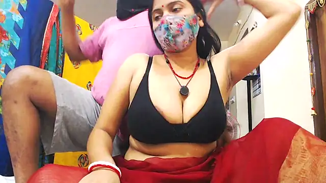 Elina Raj online show from 4, 2, 2025