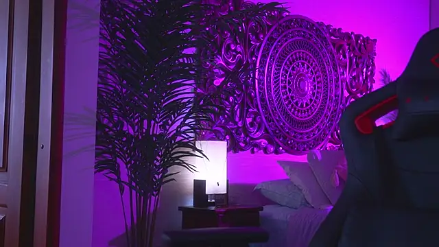 ambarEvans online show from 8, 4, 2026