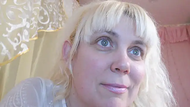 Snapshot of SunnySylvia chatting on 7, 1, 2025 SunnySylvia online show from 7, 1, 2025