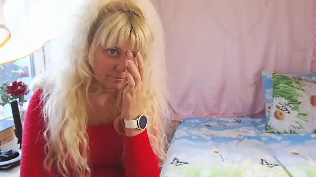 SunnySylvia online show from 17, 11, 2025