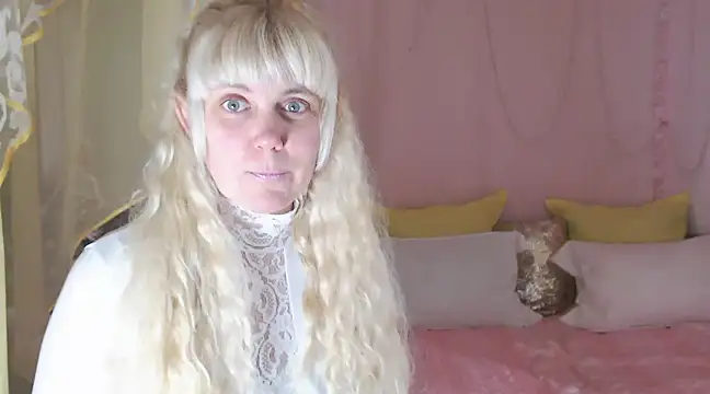 Snapshot of SunnySylvia chatting on 12, 12, 2024 SunnySylvia online show from 12, 12, 2024