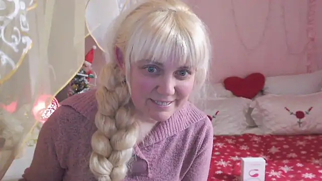 Snapshot of SunnySylvia chatting on 2, 1, 2025 SunnySylvia online show from 2, 1, 2025