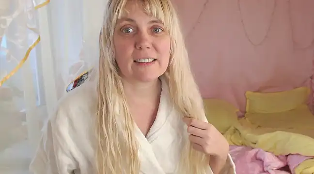 Snapshot of SunnySylvia chatting on 25, 12, 2024 SunnySylvia online show from 25, 12, 2024