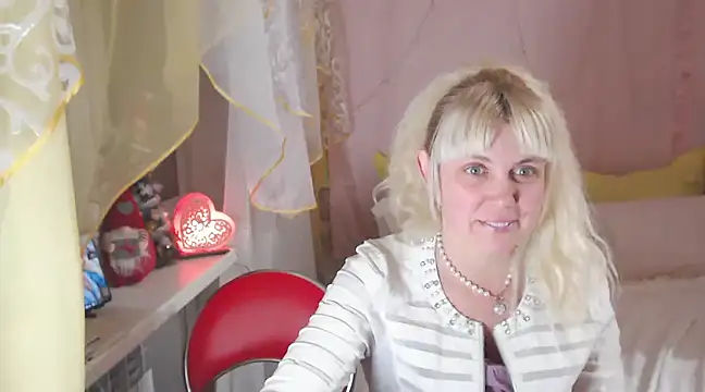 Snapshot of SunnySylvia chatting on 16, 12, 2024 SunnySylvia online show from 16, 12, 2024