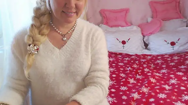 Snapshot of SunnySylvia chatting on 10, 2, 2025 SunnySylvia online show from 10, 2, 2025
