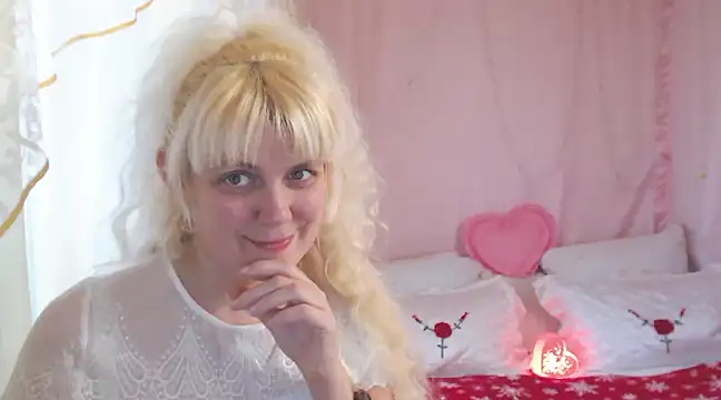 Snapshot of SunnySylvia chatting on 6, 1, 2025 SunnySylvia online show from 6, 1, 2025