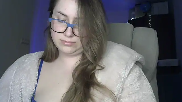 Snapshot of SeasonalSomeone chatting on 29, 4, 2026 SeasonalSomeone online show from 29, 4, 2026