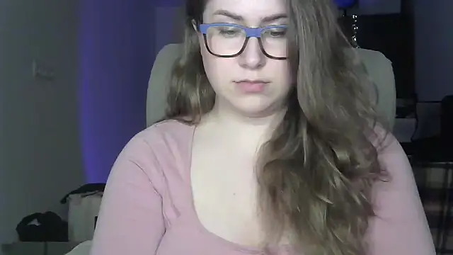 Snapshot of SeasonalSomeone chatting on 17, 5, 2026 SeasonalSomeone online show from 17, 5, 2026