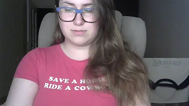 Snapshot of SeasonalSomeone chatting on 17, 6, 2026 SeasonalSomeone online show from 17, 6, 2026