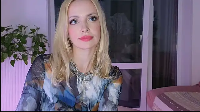 Snapshot of BowToYourWeakness chatting on 19, 9, 2025 BowToYourWeakness online show from 19, 9, 2025