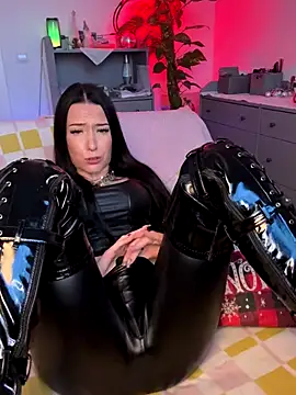 Trixie-Tainted online show from 18, 12, 2025