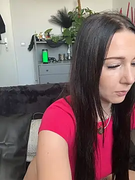 Trixie-Tainted online show from 13, 7, 2026