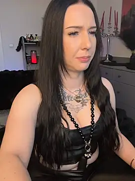 Trixie-Tainted online show from 13, 3, 2026