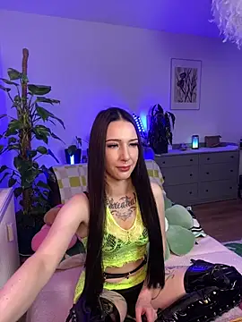 Trixie-Tainted online show from 24, 2, 2025