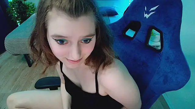 Snapshot of CranberryHot chatting on 17, 6, 2026 CranberryHot online show from 17, 6, 2026
