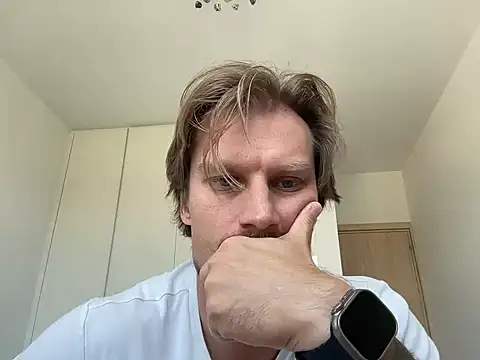 fmodel online show from 23, 4, 2026