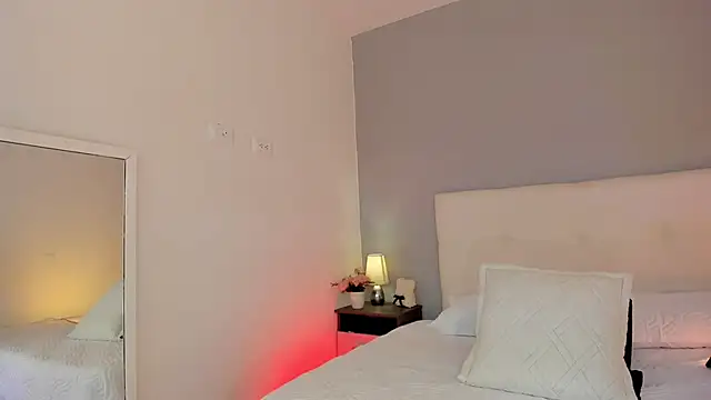 NataliaBuiles online show from 18, 11, 2025