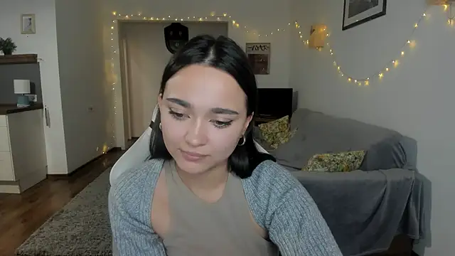 Tiffany Flynn online show from 31, 1, 2025