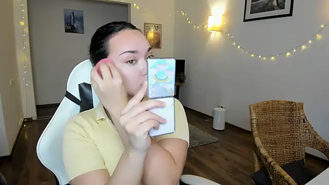 Tiffany Flynn online show from 19, 1, 2025