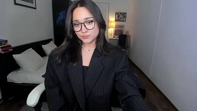 Tiffany Flynn online show from 24, 12, 2024