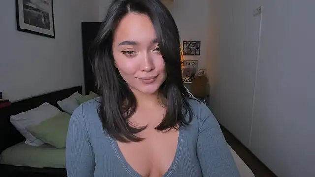 Tiffany Flynn online show from 12, 12, 2024