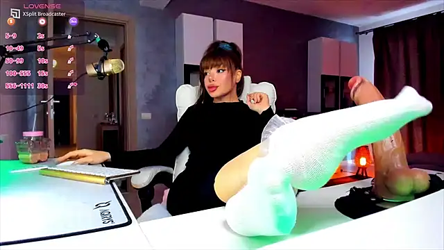 Miss kay1111 online show from 19, 4, 2026