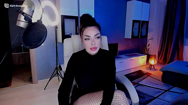 Snapshot of Miss_kay1111 chatting on 4, 12, 2024 Miss kay1111 online show from 4, 12, 2024