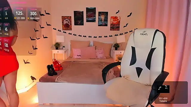 Snapshot of HelenaRegal chatting on 28, 10, 2025 HelenaRegal online show from 28, 10, 2025