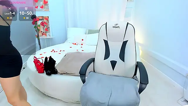 HelenaRegal online show from 17, 2, 2026