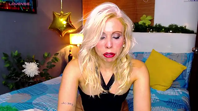 Luci evans online show from 2, 2, 2025