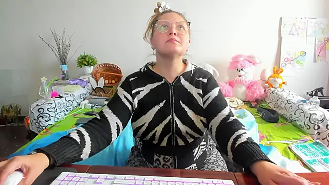 IamYourNarcotic online show from 13, 4, 2026