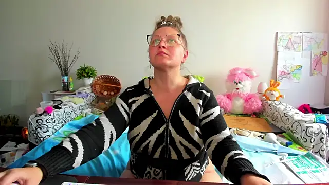 IamYourNarcotic online show from 6, 4, 2026