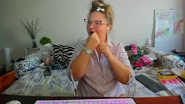 IamYourNarcotic online show from 21, 11, 2025