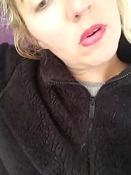 Snapshot of Mllesha74000 chatting on 16, 10, 2025 Mllesha74000 online show from 16, 10, 2025