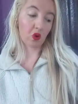 Snapshot of Mllesha74000 chatting on 2, 11, 2025 Mllesha74000 online show from 2, 11, 2025