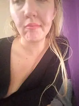 Snapshot of Mllesha74000 chatting on 23, 1, 2025 Mllesha74000 online show from 23, 1, 2025