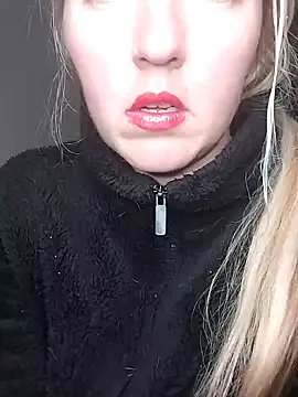 Snapshot of Mllesha74000 chatting on 10, 11, 2025 Mllesha74000 online show from 10, 11, 2025