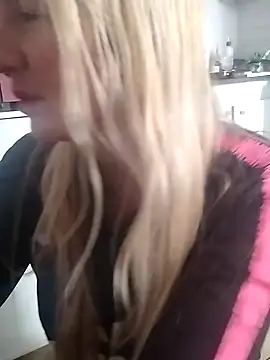 Snapshot of Mllesha74000 chatting on 26, 11, 2025 Mllesha74000 online show from 26, 11, 2025