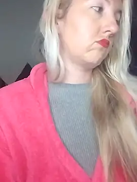 Snapshot of Mllesha74000 chatting on 30, 11, 2025 Mllesha74000 online show from 30, 11, 2025