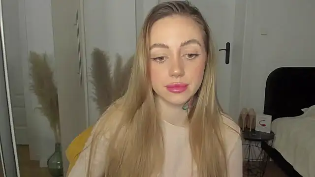 Snapshot of sexyCoralie chatting on 6, 2, 2025 sexyCoralie online show from 6, 2, 2025