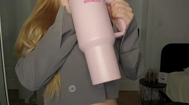 Snapshot of sexyCoralie chatting on 4, 2, 2025 sexyCoralie online show from 4, 2, 2025